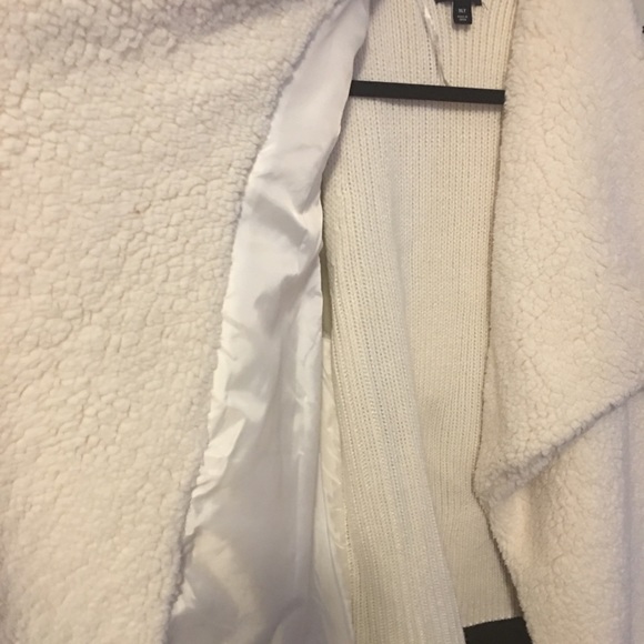 Sherpa look shark bite knit cream vest NEW - Picture 4 of 6